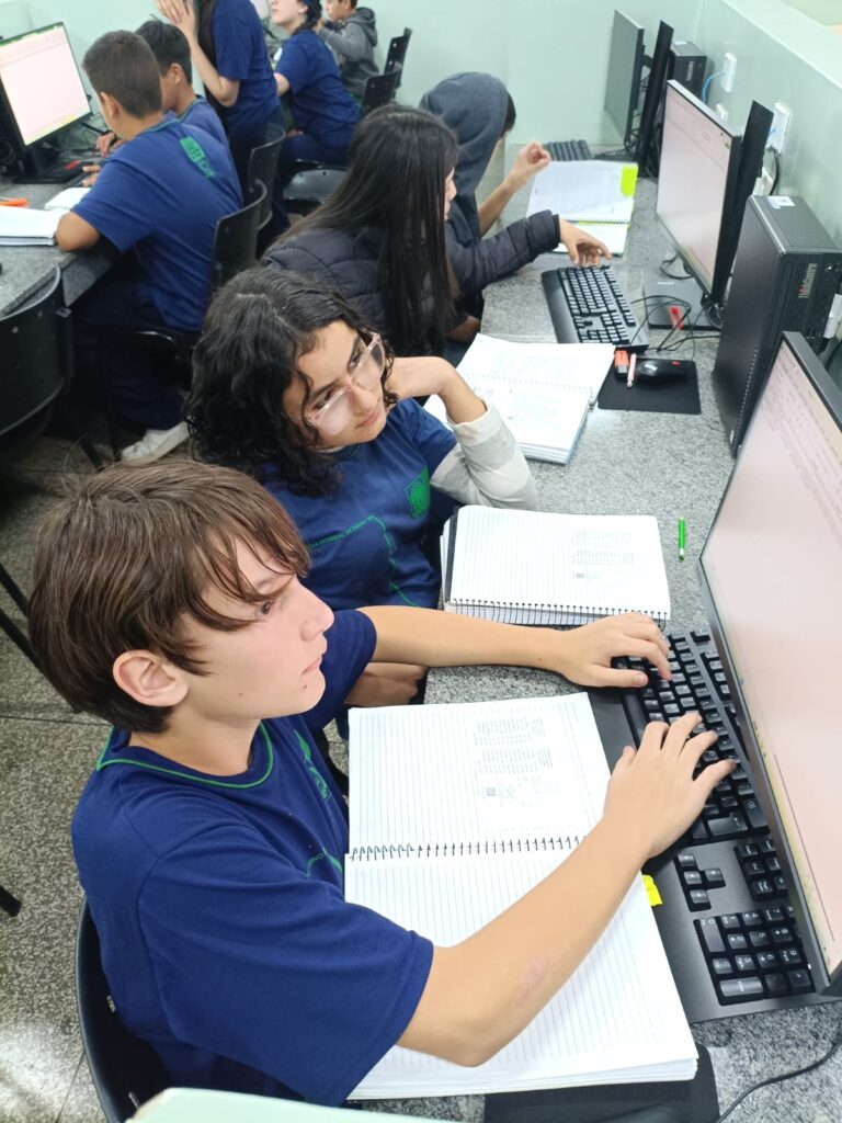 Educação Financeira e Tecnologia: estudantes do 6º Ano A Integral aprendem na prática Educação Financeira e Tecnologia: estudantes do 6º Ano A Integral aprendem na prática