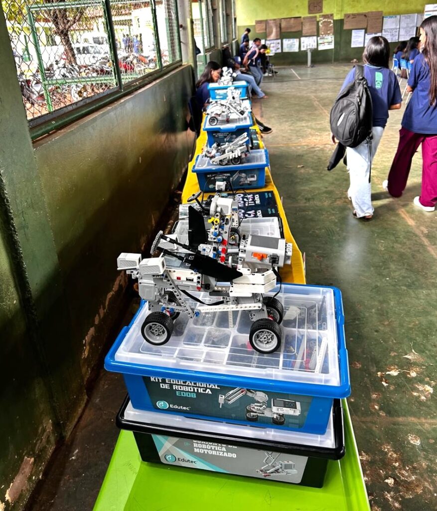 Escola Indígena Mbo’eroy transforma realidade de jovens Guarani Kaiowá com o projeto “Temimbo’e Porã” Escola Indígena Mbo’eroy transforma realidade de jovens Guarani Kaiowá com o projeto “Temimbo’e Porã”