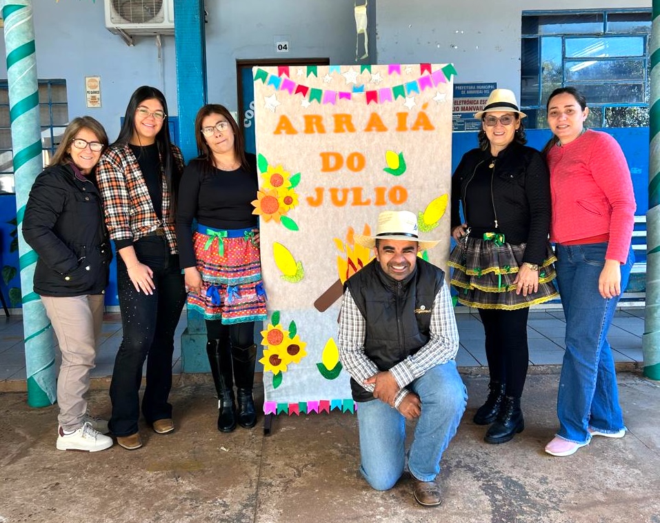 Primeiro semestre termina com muita alegria e confraternização na Escola Júlio Manvailer
