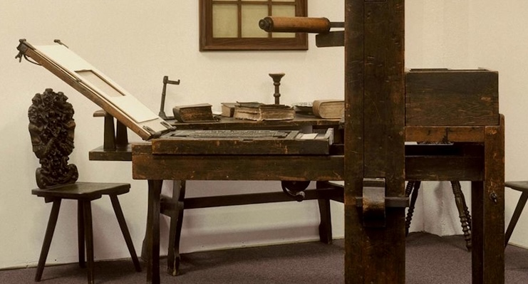A Incrível História da Imprensa: Do Livro Escrito à Mão ao Linotipo A Incrível História da Imprensa: Do Livro Escrito à Mão ao Linotipo