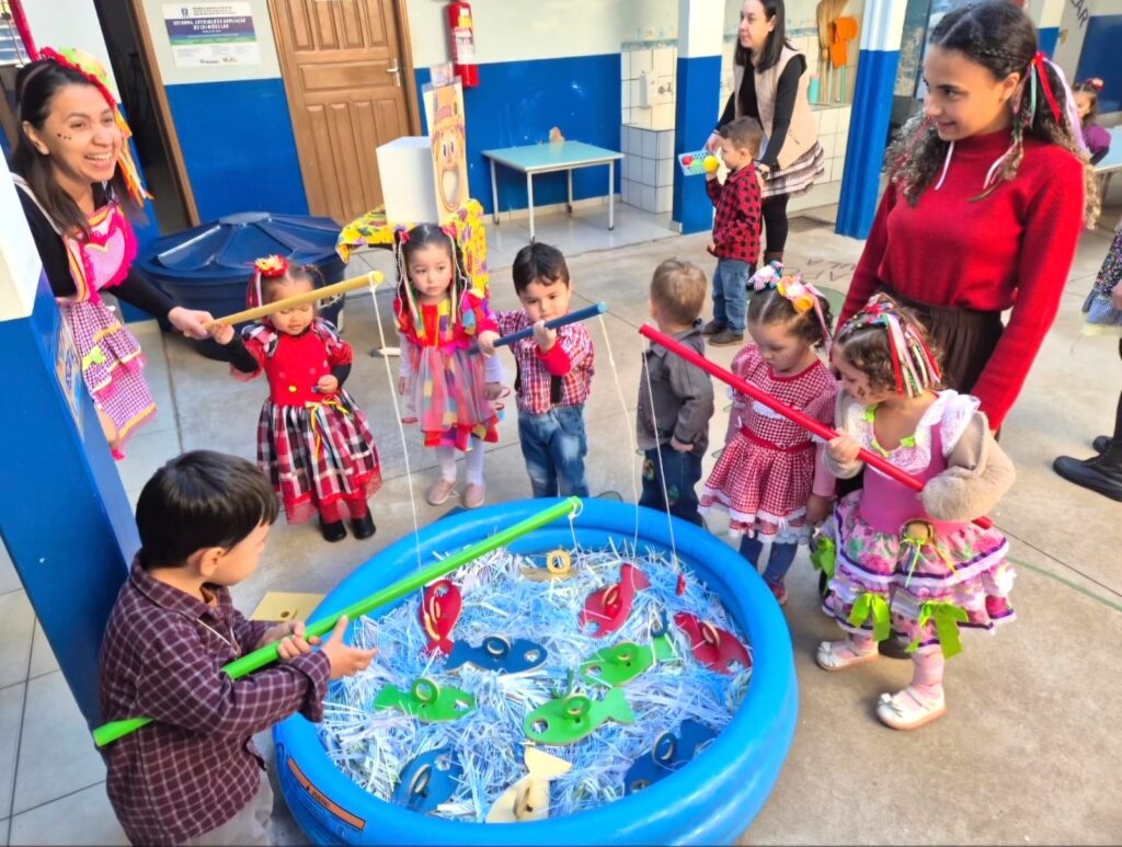 Encerramento do semestre foi marcado por festa julina e muita diversão no CEI Nosso Lar Encerramento do semestre foi marcado por festa julina e muita diversão no CEI Nosso Lar