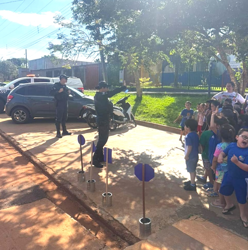 Semana do Trânsito na Escola Ayrton Senna da Silva Semana do Trânsito na Escola Ayrton Senna da Silva