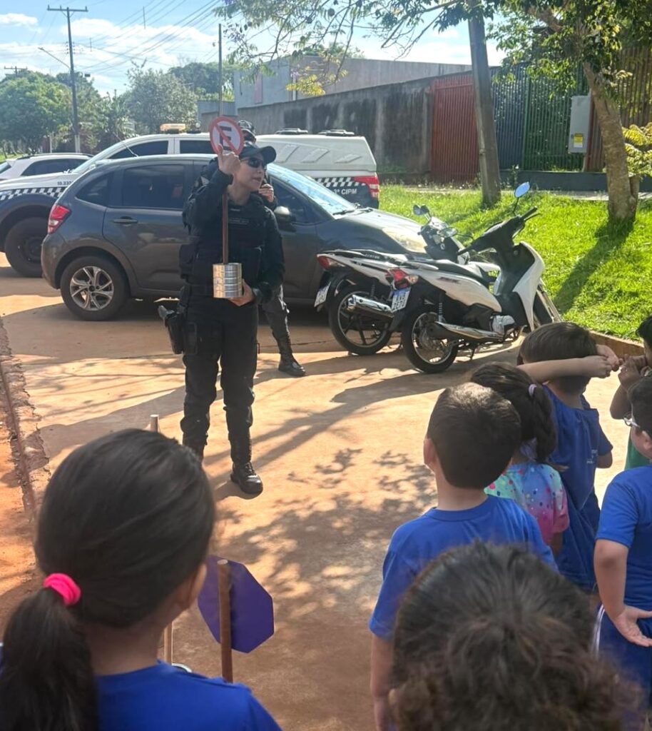 Semana do Trânsito na Escola Ayrton Senna da Silva Semana do Trânsito na Escola Ayrton Senna da Silva
