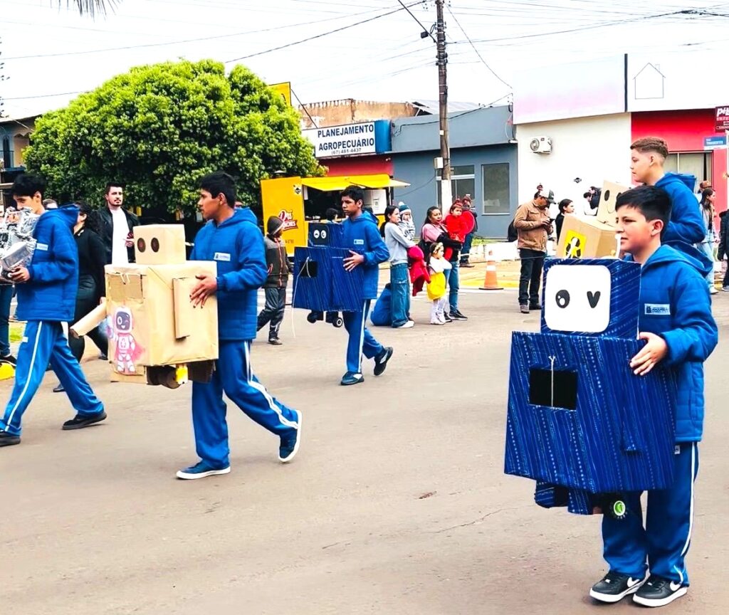 Escolas dão brilho especial ao Desfile Cívico de 7 de Setembro em Amambai