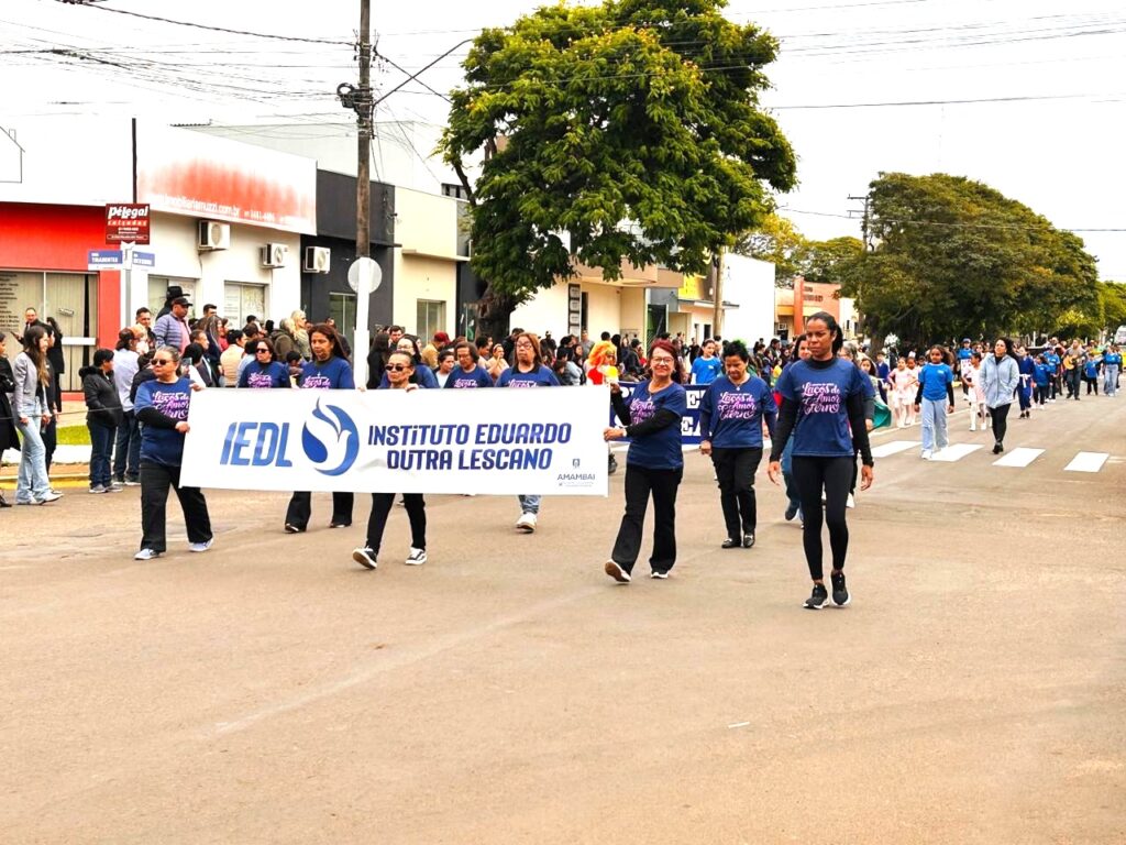 Escolas dão brilho especial ao Desfile Cívico de 7 de Setembro em Amambai