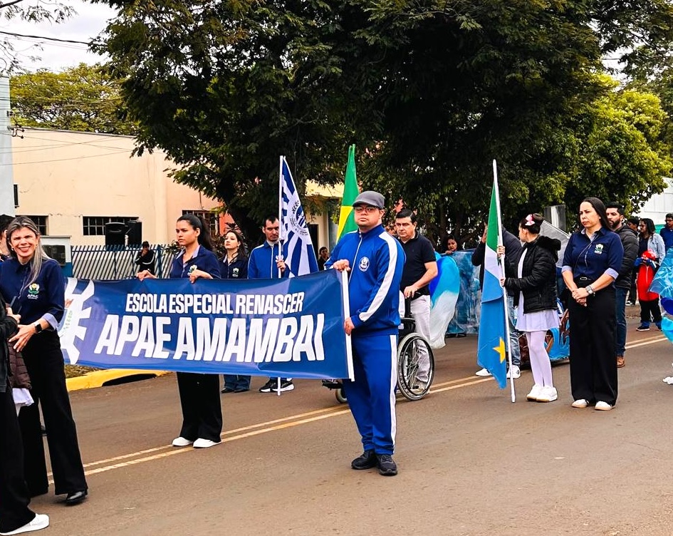 Escolas dão brilho especial ao Desfile Cívico de 7 de Setembro em Amambai