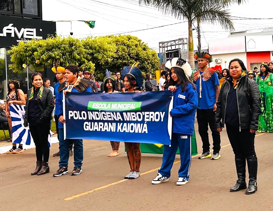 Escolas dão brilho especial ao Desfile Cívico de 7 de Setembro em Amambai