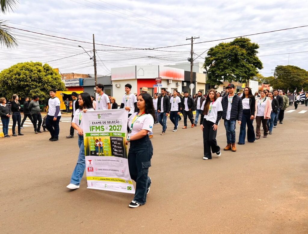 Escolas dão brilho especial ao Desfile Cívico de 7 de Setembro em Amambai