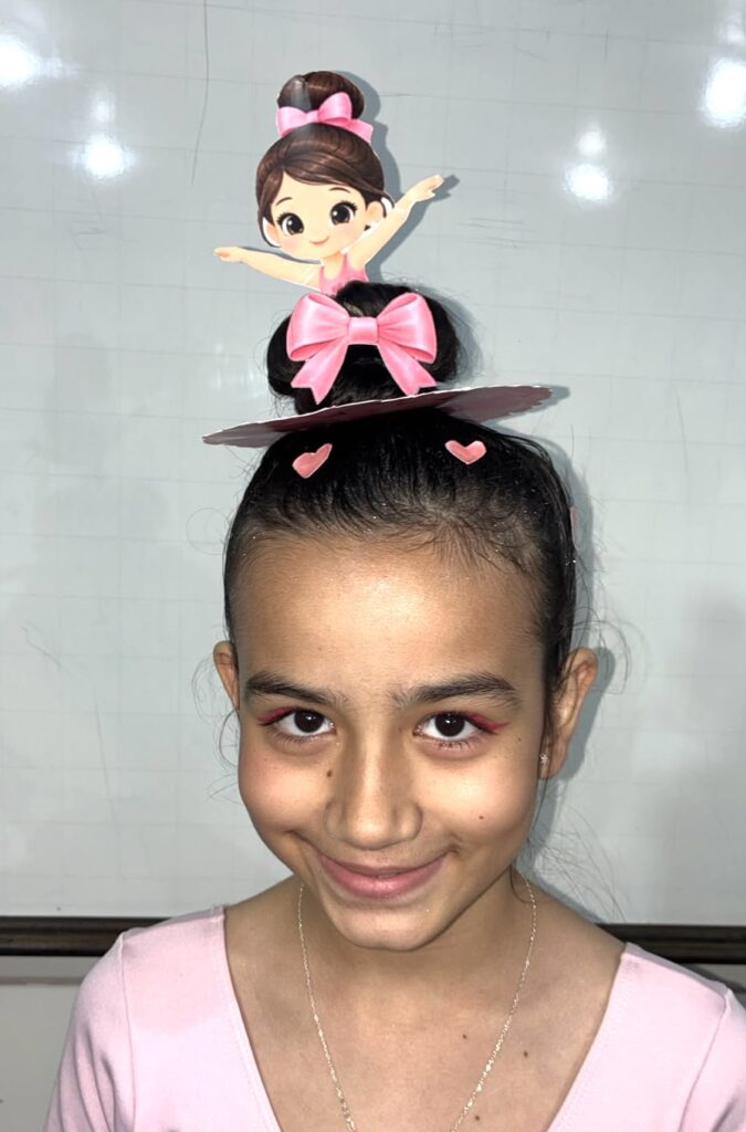 Dia do Cabelo Maluco vira atração nas escolas de Amambai e encanta as crianças