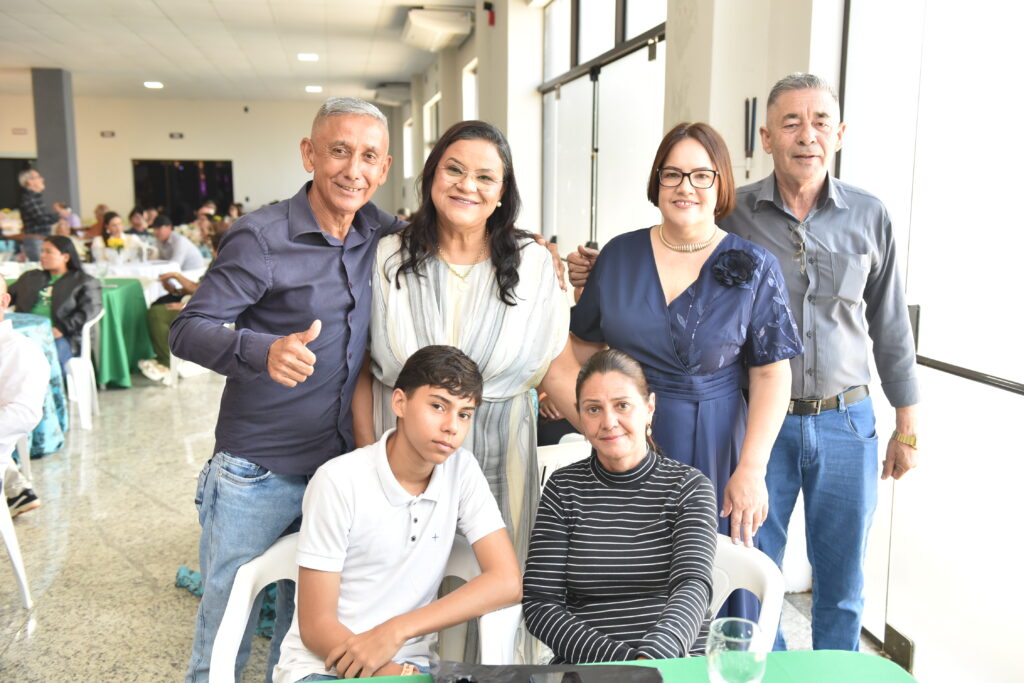 SIMTED de Amambai reúne profissionais da educação em confraternização especial