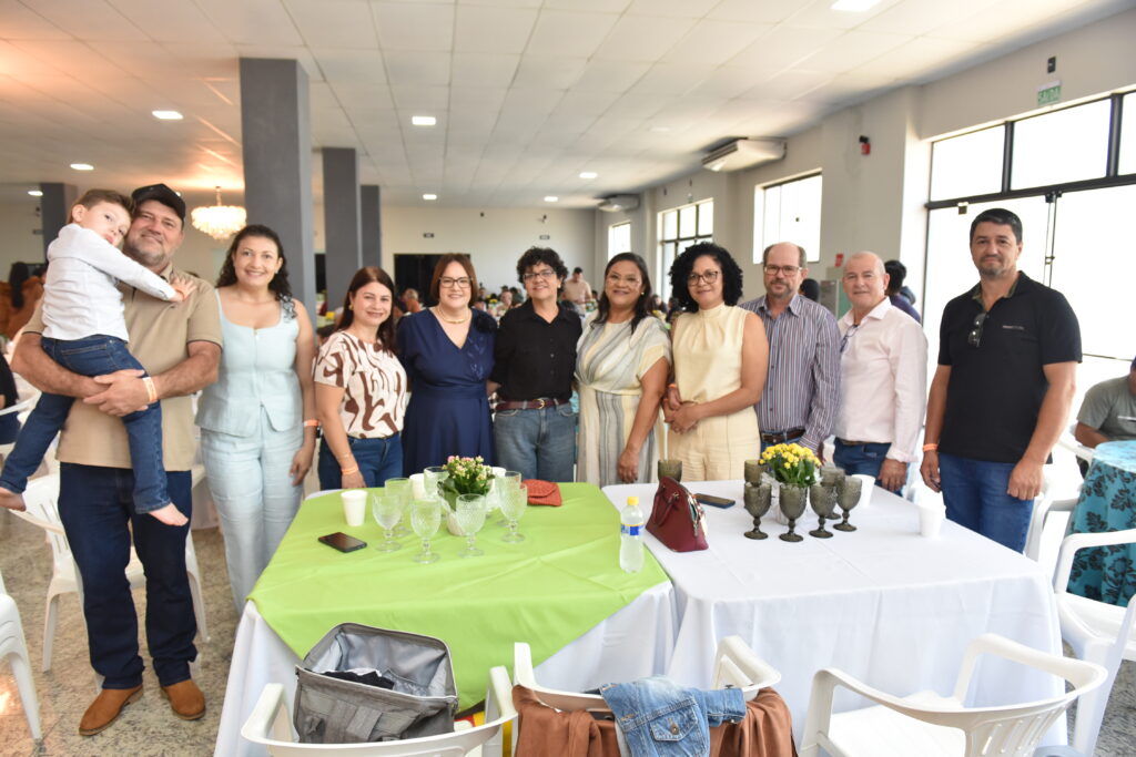 SIMTED de Amambai reúne profissionais da educação em confraternização especial