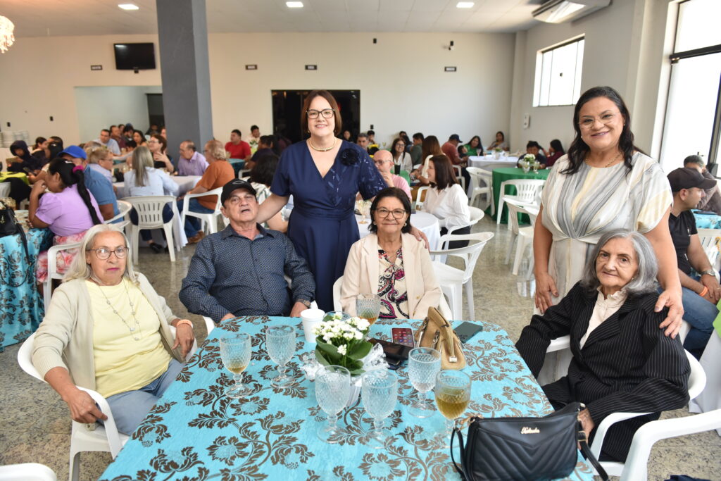 SIMTED de Amambai reúne profissionais da educação em confraternização especial