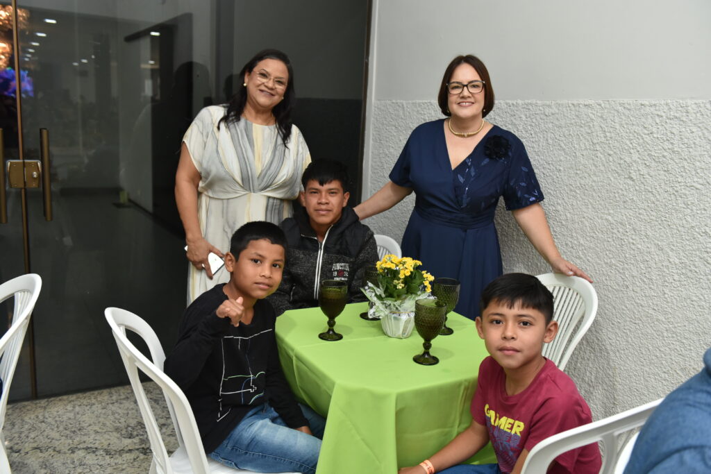SIMTED de Amambai reúne profissionais da educação em confraternização especial