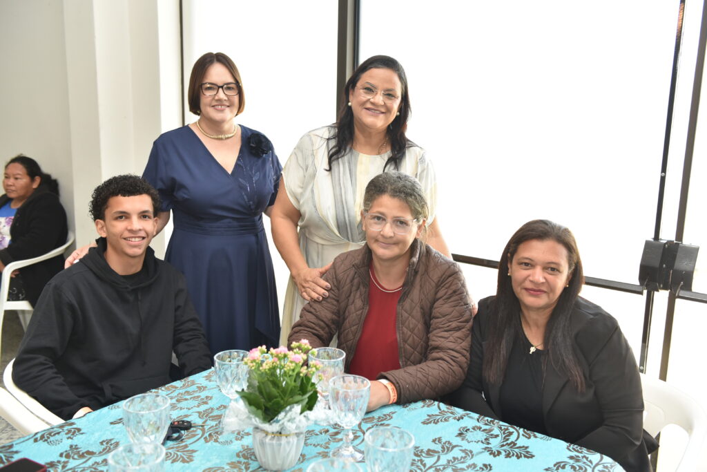 SIMTED de Amambai reúne profissionais da educação em confraternização especial