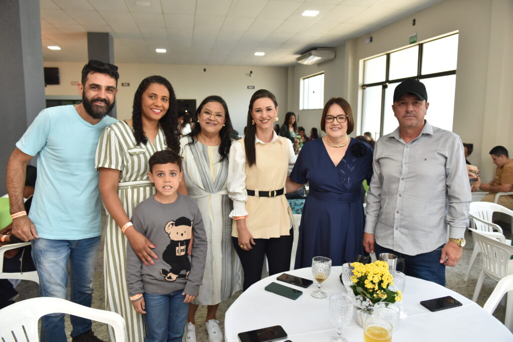 SIMTED de Amambai reúne profissionais da educação em confraternização especial