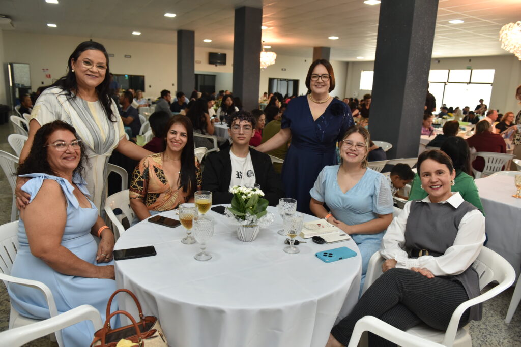 SIMTED de Amambai reúne profissionais da educação em confraternização especial