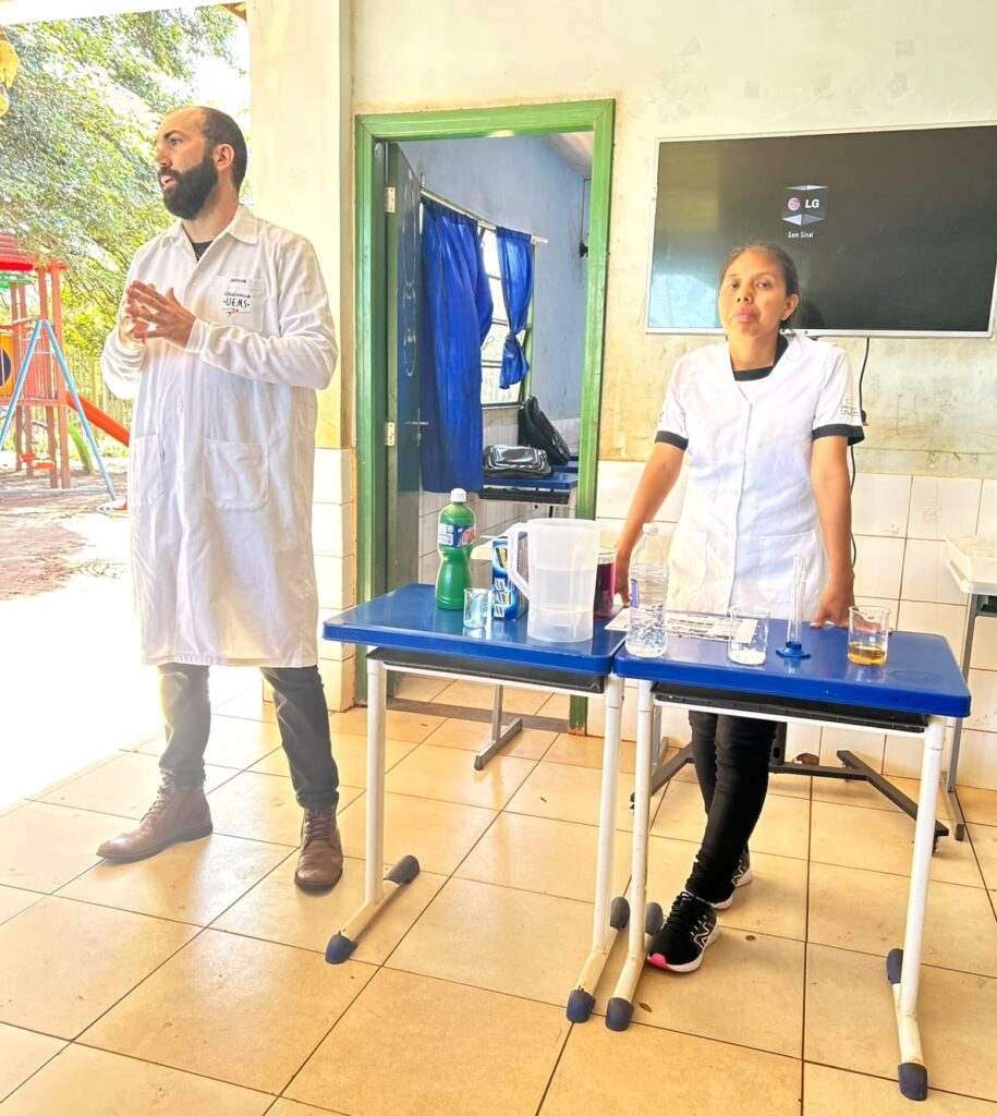 UFGD realiza ação pedagógica na Escola Estadual Indígena Mbo'eroy Guarani Kaiowá UFGD realiza ação pedagógica na Escola Estadual Indígena Mbo'eroy Guarani Kaiowá
