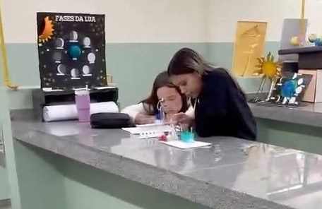 Projeto “Química em Ação” aproxima estudantes do IFMS e da Escola Estadual Felipe de Brum por meio de aulas práticas Projeto “Química em Ação” aproxima estudantes do IFMS e da Escola Estadual Felipe de Brum por meio de aulas práticas