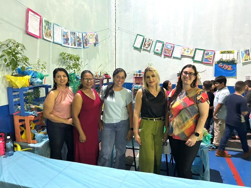 Festa da Família reúne comunidade escolar na Escola Municipal Júlio Manvailer Festa da Família reúne comunidade escolar na Escola Municipal Júlio Manvailer