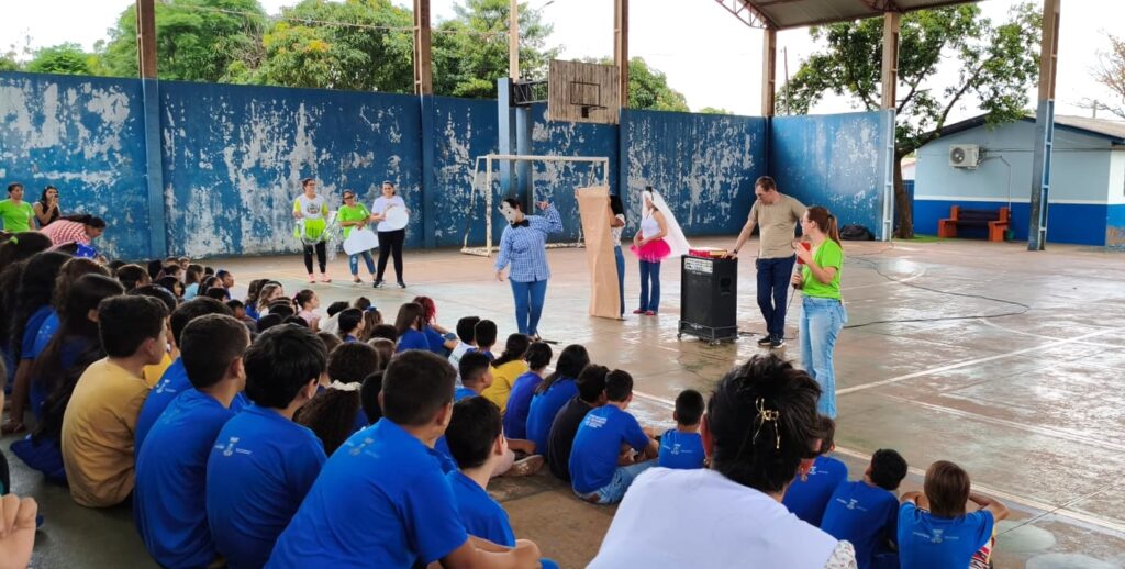 Semana Literária incentiva o gosto pela leitura e a criatividade dos alunos Semana Literária incentiva o gosto pela leitura e a criatividade dos alunos
