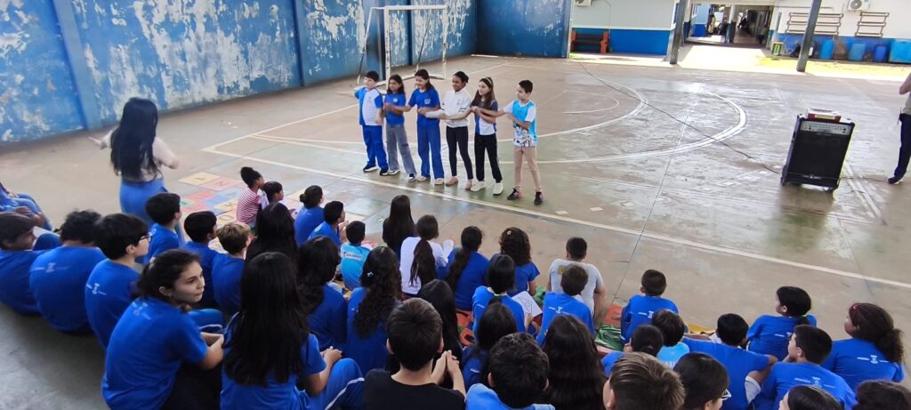 Semana Literária incentiva o gosto pela leitura e a criatividade dos alunos Semana Literária incentiva o gosto pela leitura e a criatividade dos alunos