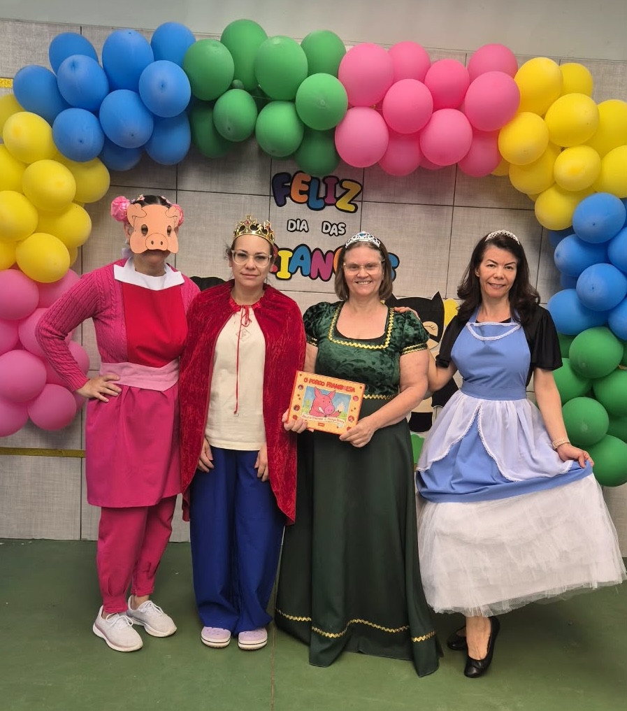 Outubro de celebrações e histórias no CEI Nosso Lar Outubro de celebrações e histórias no CEI Nosso Lar