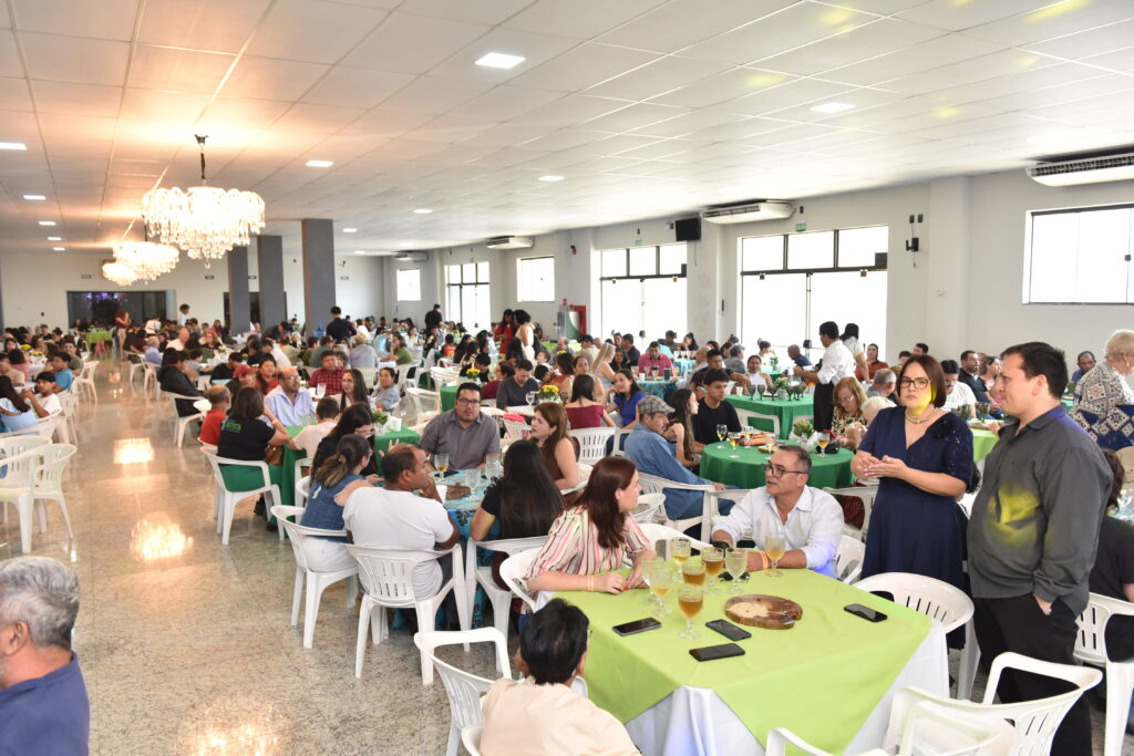SIMTED de Amambai reúne profissionais da educação em confraternização especial