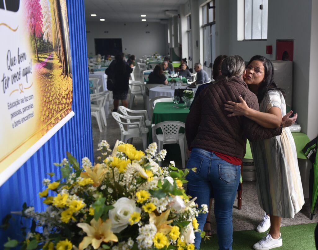 SIMTED de Amambai reúne profissionais da educação em confraternização especial