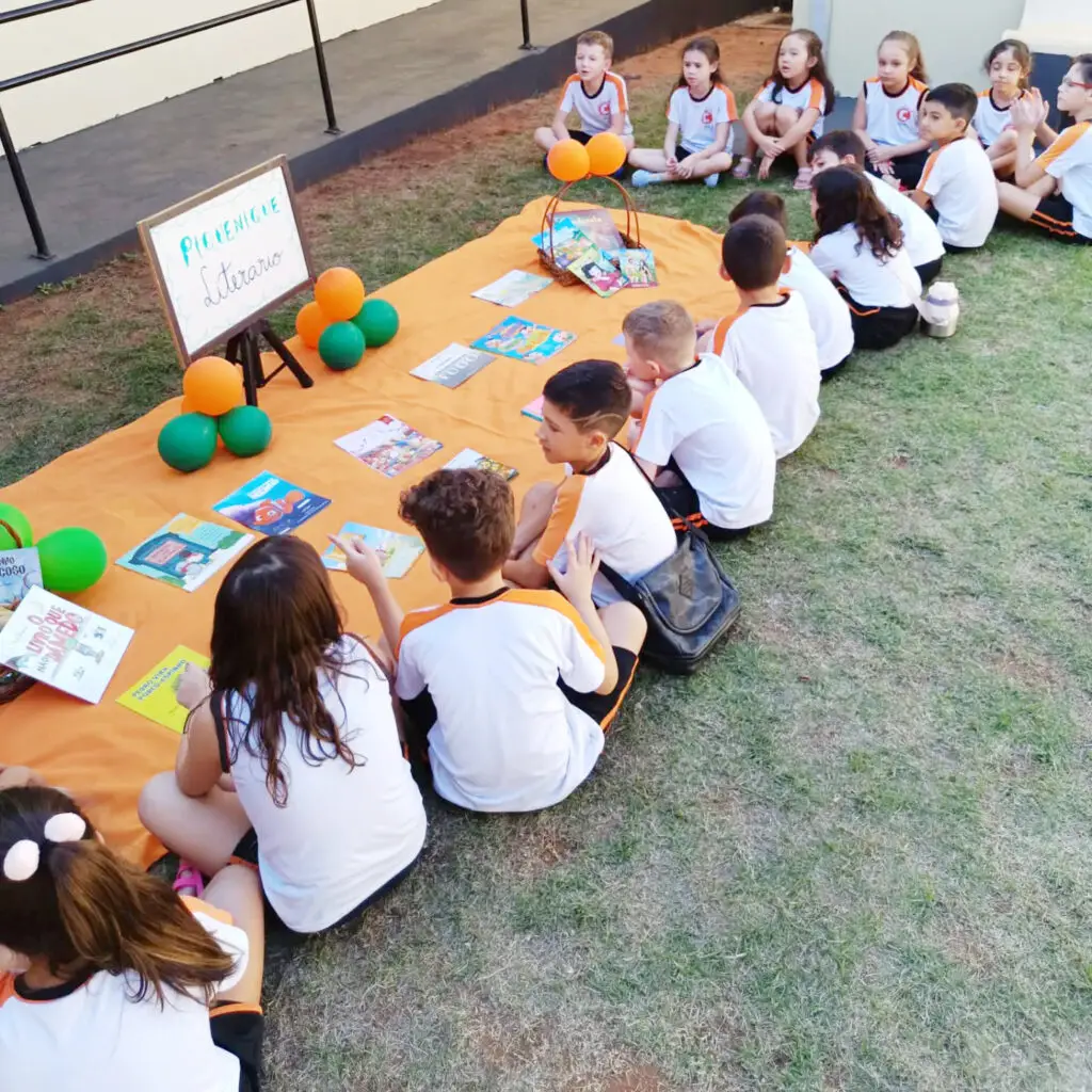 Colégio CELQ realiza Piquenique Literário ao ar livre Colégio CELQ realiza Piquenique Literário ao ar livre