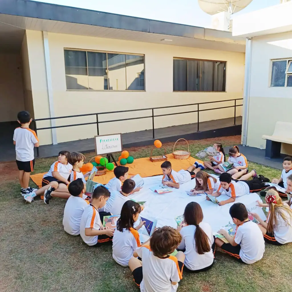 Colégio CELQ realiza Piquenique Literário ao ar livre Colégio CELQ realiza Piquenique Literário ao ar livre