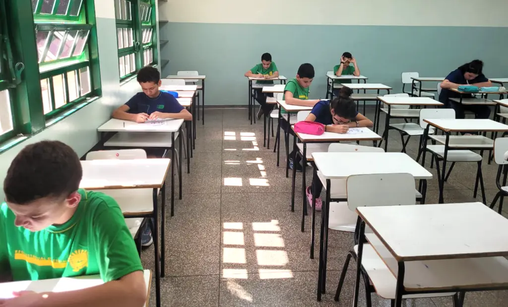 Grupo de Estudos de Iniciação Científica em Matemática - PROJETO OME - Olimpíada de Matemática nas Escolas Grupo de Estudos de Iniciação Científica em Matemática - PROJETO OME - Olimpíada de Matemática nas Escolas