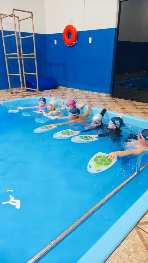 AQUATUBE: Natação Infantil e Hidroginástica - Saúde e Segurança em Foco AQUATUBE: Natação Infantil e Hidroginástica - Saúde e Segurança em Foco