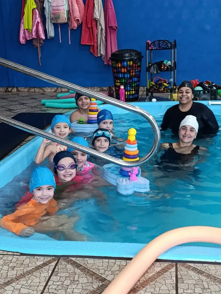 AQUATUBE: Natação Infantil e Hidroginástica - Saúde e Segurança em Foco AQUATUBE: Natação Infantil e Hidroginástica - Saúde e Segurança em Foco