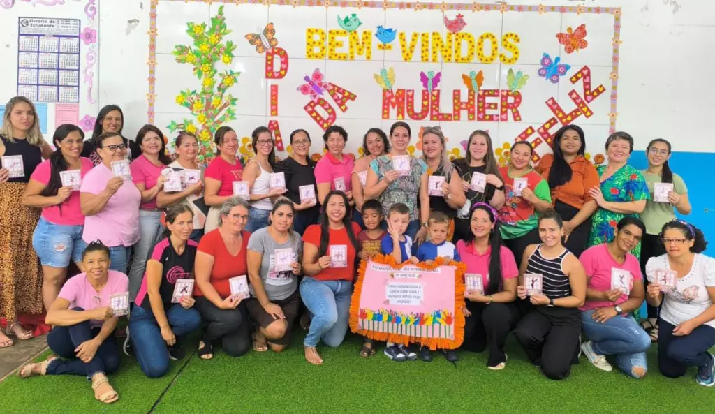 O Teatro na Educação Infantil O Teatro na Educação Infantil