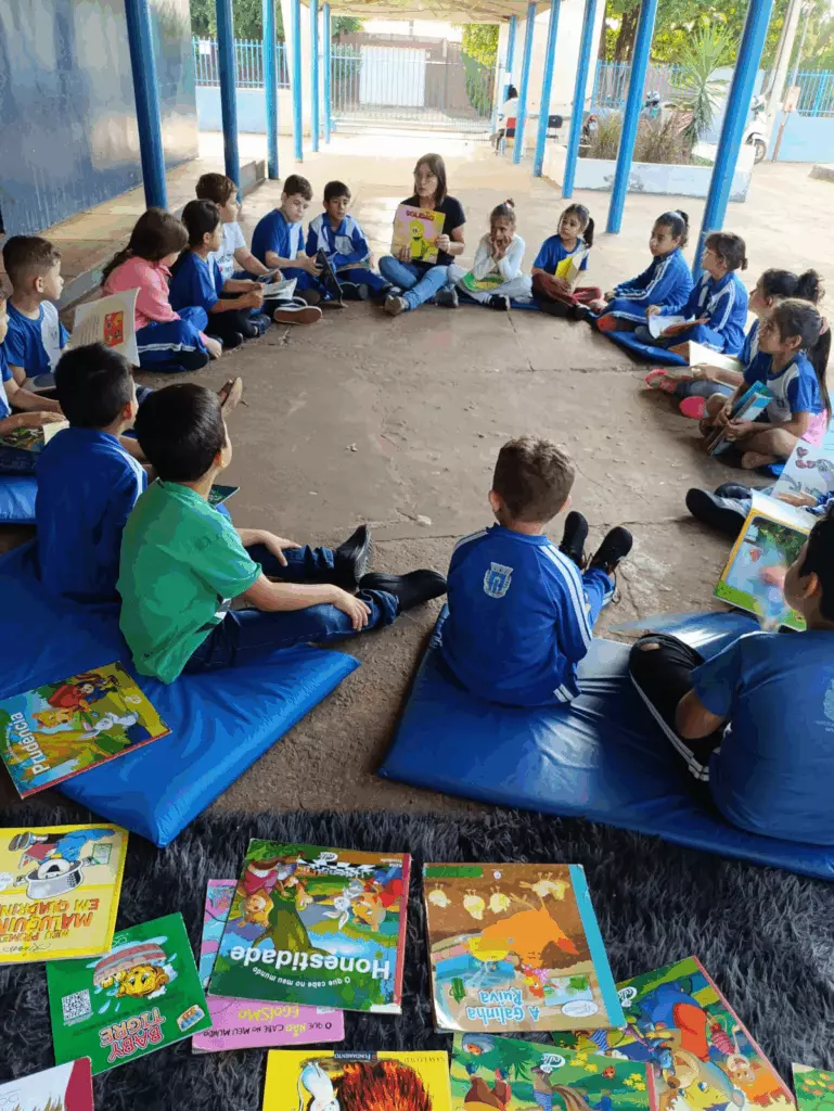 A Importância da Leitura na Formação das Crianças: Um Compromisso de Nossa Escola A Importância da Leitura na Formação das Crianças: Um Compromisso de Nossa Escola