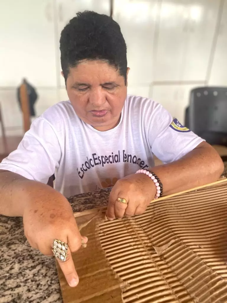 Produção de Artesanato para Fortalecer a Inclusão e a Autonomia Produção de Artesanato para Fortalecer a Inclusão e a Autonomia