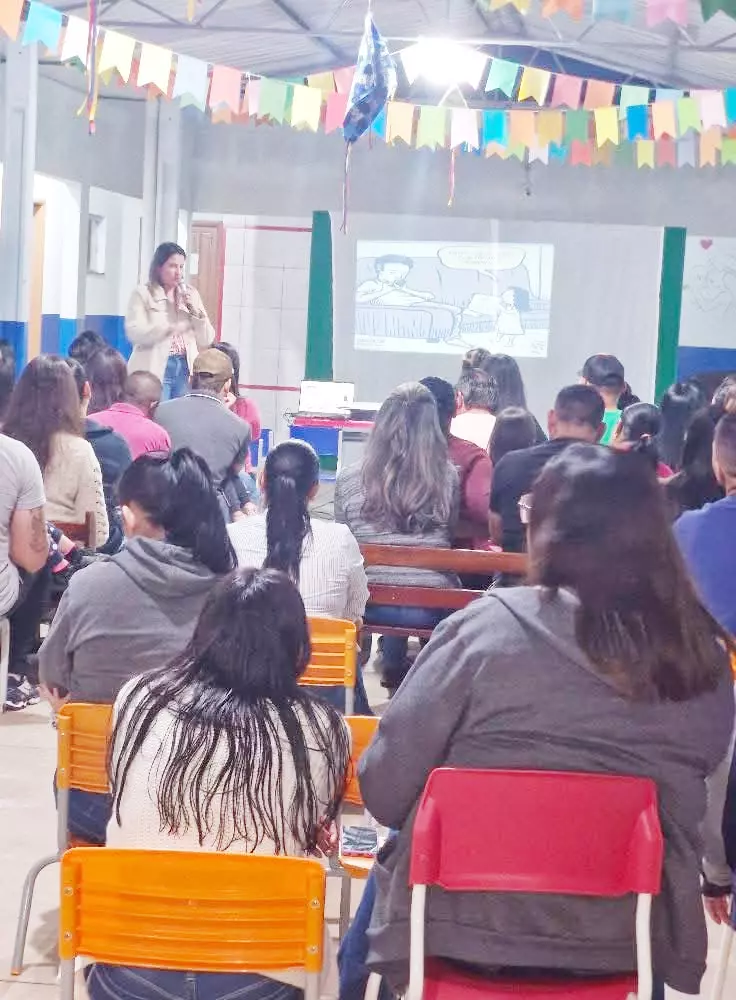 Reunião de Pais no Cei Nosso Lar Aborda Tema Relevante para a Infância