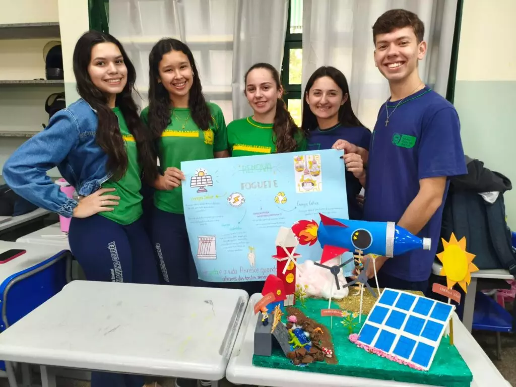Foguete Criativo une ciência e cultura na Escola Estadual Dom Aquino Corrêa