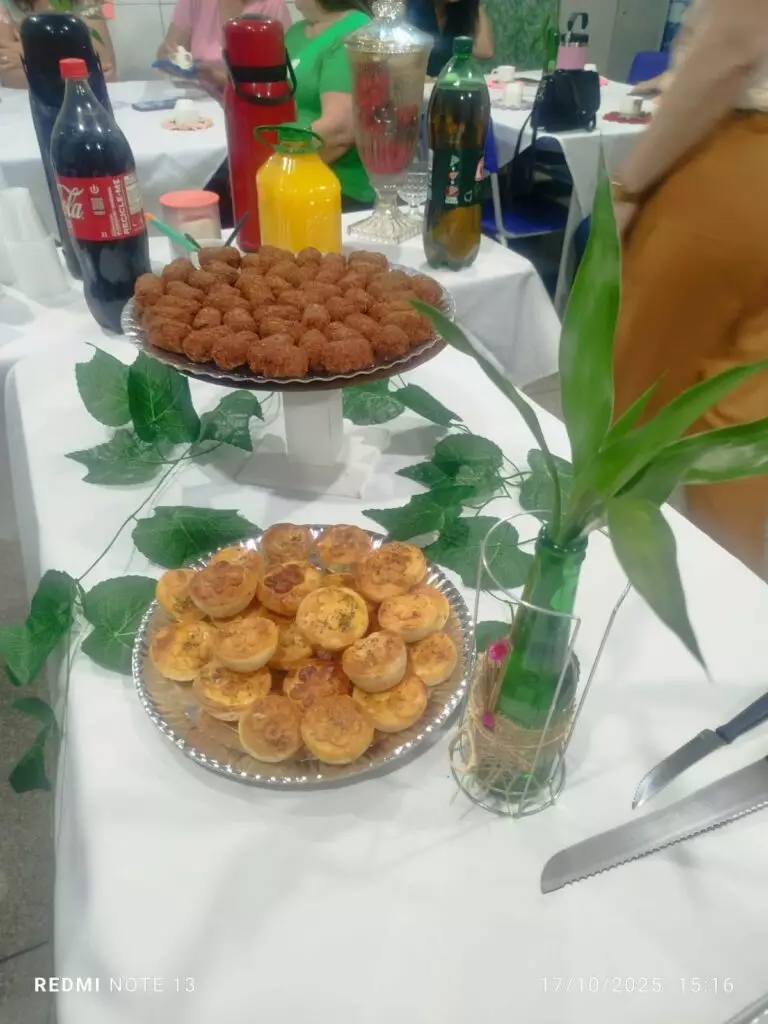 Outubro, mês de comemorações Outubro, mês de comemorações