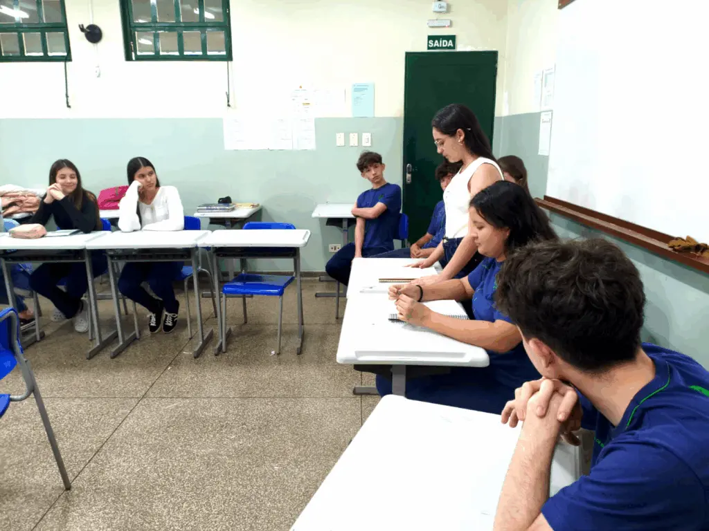 Justiça Ambiental em Debate: EE. Dom Aquino Corrêa Transforma Sala de Aula em Plenário para Júri Simulado