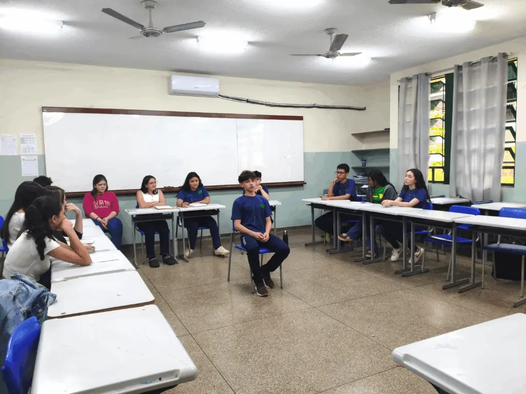 Justiça Ambiental em Debate: EE. Dom Aquino Corrêa Transforma Sala de Aula em Plenário para Júri Simulado