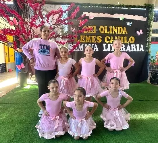 Outubro de Encantos: CEI Olinda Lemes Camilo celebra um mês de alegria, música e união familiar
