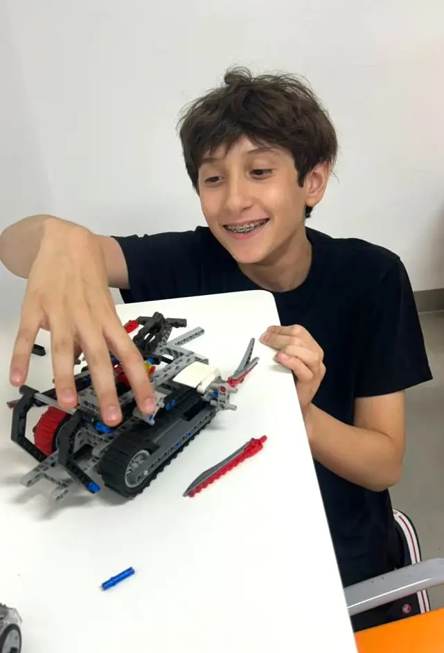 CNA traz robótica e programação como novas formas de expressão para crianças e jovens