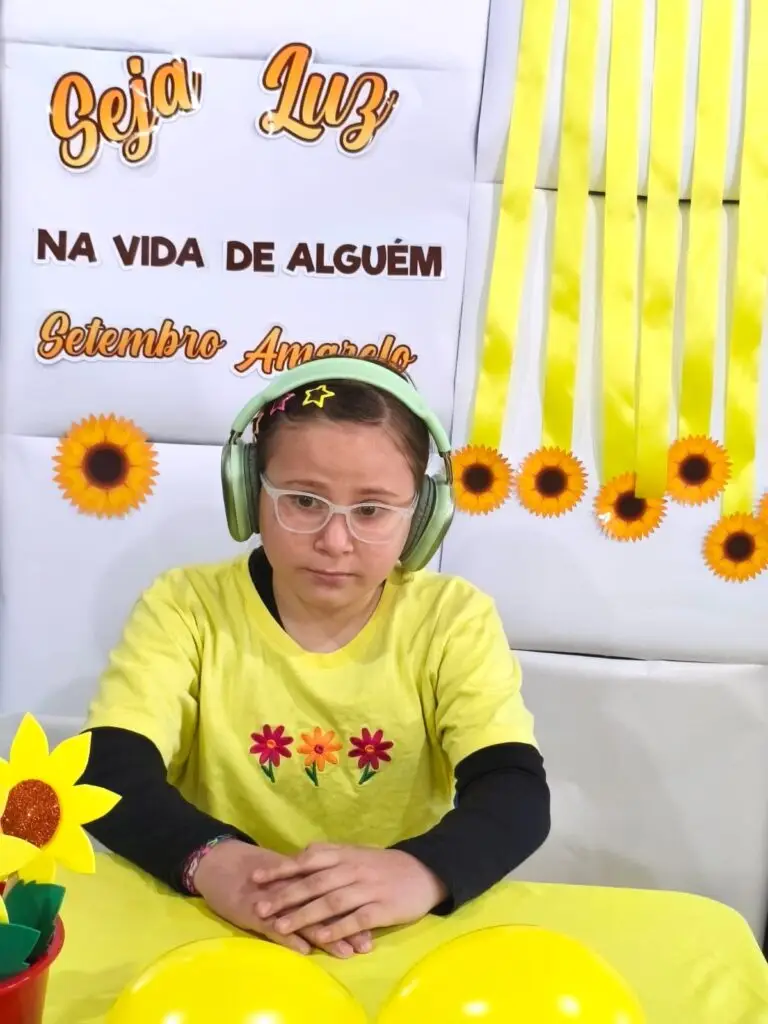 Vozes que abraçam: atividade do Setembro Amarelo emociona estudantes Vozes que abraçam: atividade do Setembro Amarelo emociona estudantes