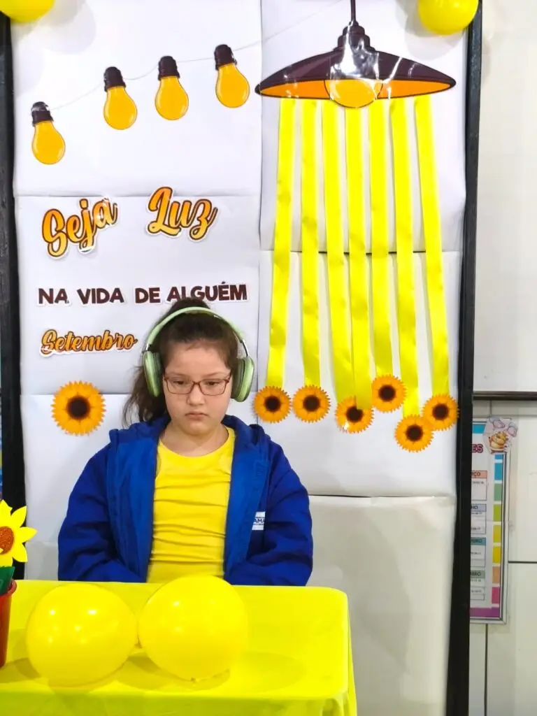 Vozes que abraçam: atividade do Setembro Amarelo emociona estudantes Vozes que abraçam: atividade do Setembro Amarelo emociona estudantes