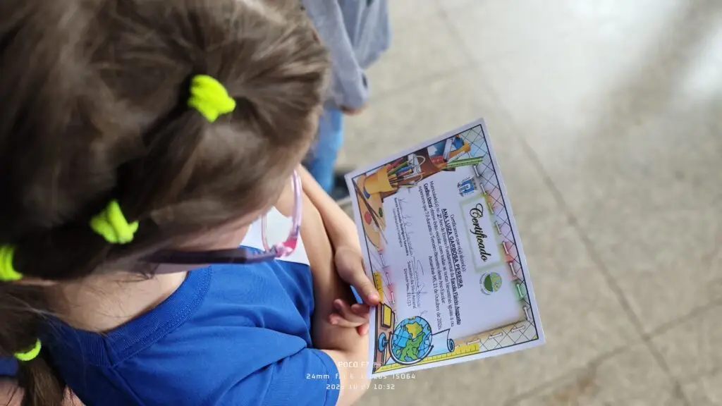 Escola Flávio Derzi valoriza o desempenho dos alunos e reconhece a participação das famílias Escola Flávio Derzi valoriza o desempenho dos alunos e reconhece a participação das famílias